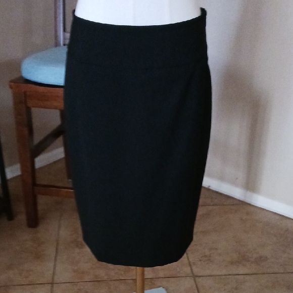 The Limited Black Pencil Skirt - Picture 1 of 7